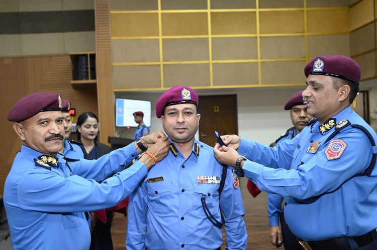  २१ जना प्रहरी उपरीक्षकहरूलाई दर्ज्यानी चिह्न प्रदान