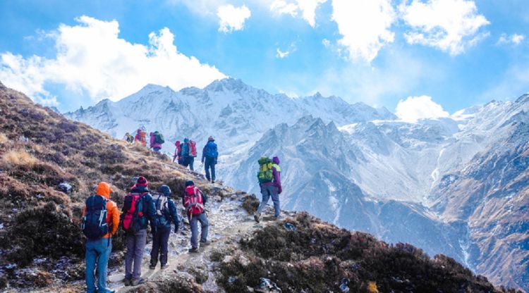 पर्यटकीय सिजन सुरु भएसँगै अन्नपूर्ण पदमार्गमा बढे पर्यटक, व्यवसायी उत्साहित