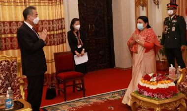 राष्ट्रपति भण्डारी र चिनियाँ विदेशमन्त्री यीबीच भेटवार्ता