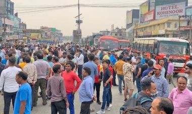 राजश्व अनुसन्धान विभागले पसलमा छापा मार्दा व्यवसायी आन्दोलित