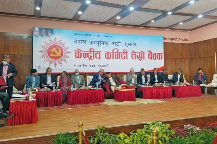एमाले केन्द्रीय कमिटीबाट अध्यक्ष ओलीको राजनीतिक प्रतिवेदन सर्वसम्मतिले पारित