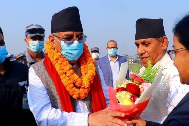 चितवन पुगेर प्रचण्डले गरे छोरीको कामको प्रसंशा