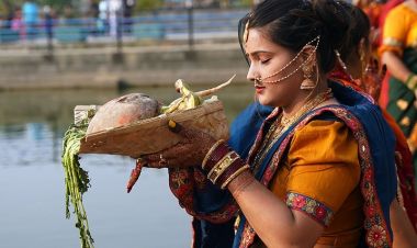 उदाउँदो सूर्यलाई अर्घ्य दिँदै सकियो चैते छठ