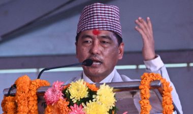 नेता र काला व्यापारीले घरमा नोट थन्क्याउँदा आर्थिक संकट आयो :  लिङ्देन