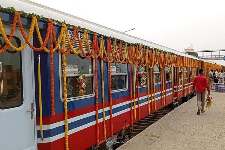 जयनगर–कुर्था रेल सेवा:  पहिलो दिन सबै सिट भरिभराउ