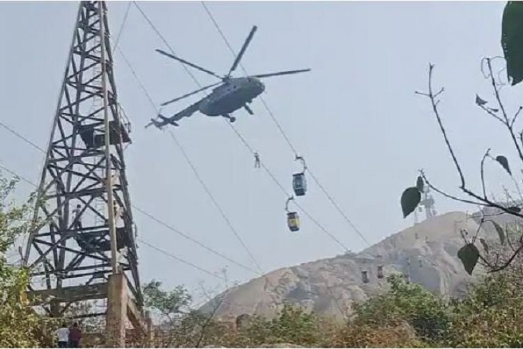 केबुलकारमा अड्किएकाहरुको ४६ घन्टापछि उद्धार, तीन जनाको मृत्यु