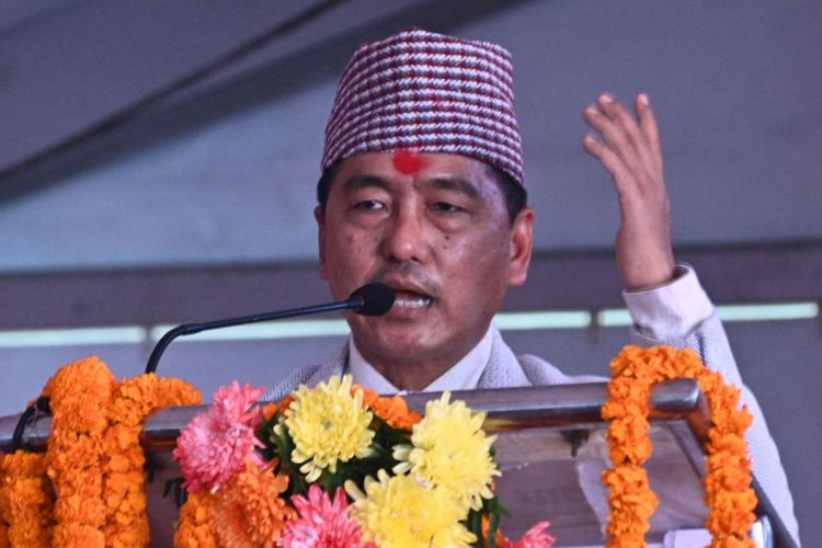 नेता र काला व्यापारीले घरमा नोट थन्क्याउँदा आर्थिक संकट आयो :  लिङ्देन