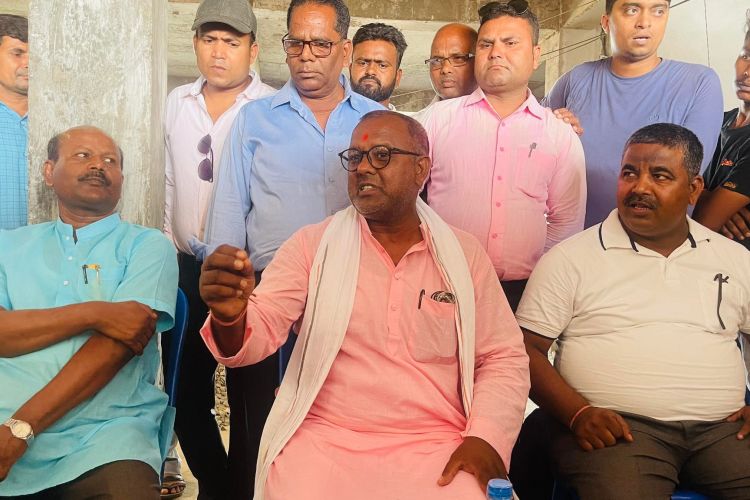 मेयर जसपालाई दिएपछि जनकपुर कांग्रेसका नगर सभापतिसहितका नेताहरुले दिए सामूहिक राजीनामा