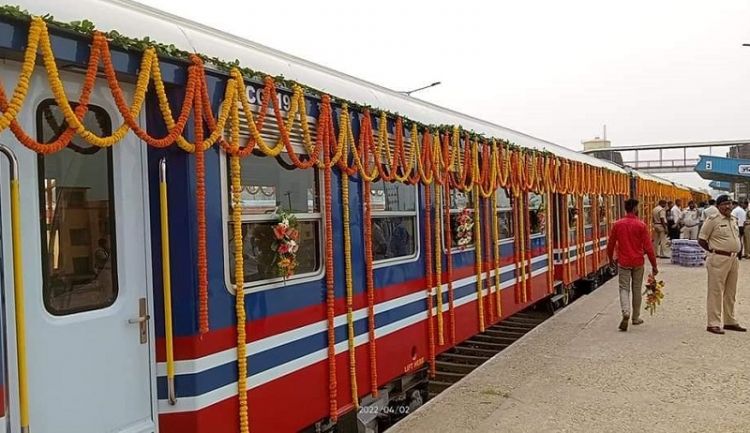 जयनगर–कुर्था रेल सेवा:  पहिलो दिन सबै सिट भरिभराउ