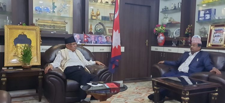 ओलीबाट टिका लगाएर एमाले प्रवेश गरेको भोलिपल्ट प्रचण्डसँग भेटेर डल्लाकोटीले दिए यस्तो बयान