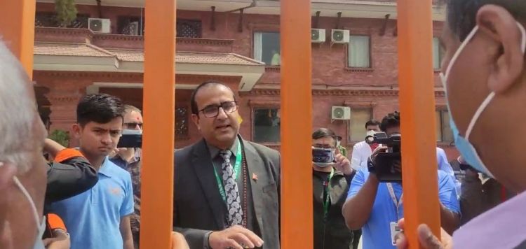 धर्मशाला गेटमा बतास समूह र सरकारी पक्षबीच भनाभन
