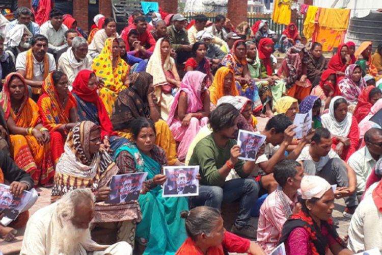  ठगीविरुद्ध शान्तिपूर्ण प्रदर्शनमा प्रहरीले अमानवीय क्रुर व्यवहार गरेको भन्दै मिटरब्याजी पिडितहरुको आपत्ति 
