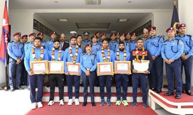 नेपाल प्रहरीका ६ क्रिकेट खेलाडीलाई प्रहरी महानिरिक्षकको सम्मान