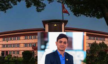  ढाकाकुमार श्रेष्ठलाई कारबाही गर्ने निर्णय तत्काल कार्यान्वयन नगर्न सर्वोच्चको आदेश