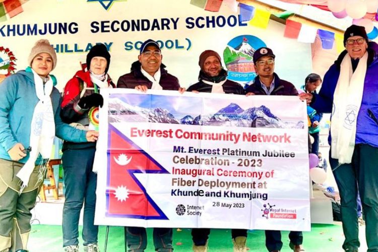 सोलुखम्बुको खुन्दे र खमजुङ गाउँमा पुग्यो फाइबर इन्टरनेट, अब उच्च गतीको इन्टरनेट चलाउन सकिने