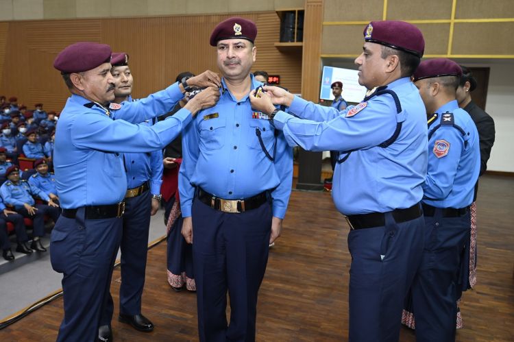 २० जना प्रहरी वरिष्ठ उपरीक्षकलाई दर्ज्यानी चिह्न प्रदान गरियो