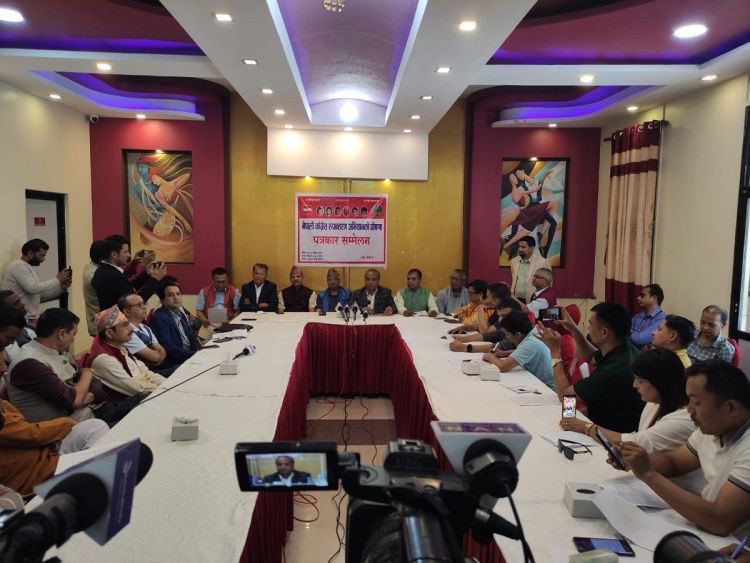 कांग्रेसका असन्तुष्ट पक्षले देशैभरी अलग्गै भेला गर्दै 