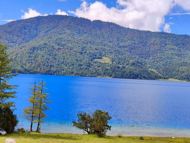  पर्यटन क्षेत्रलाई प्राथमिकतामा राख्दै रारा पर्यटकस्य पूर्वाधार निर्माणले गति लिँदै