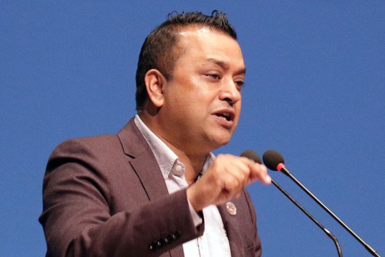 जिल्ला निर्वाचन कार्यालय खारेज गर्ने निर्णय फिर्ता लिनुपर्छः गगन थापा