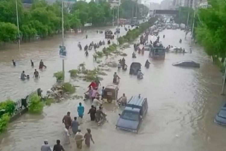 पाकिस्तानको खैबर र पञ्जाब प्रान्तमा भीषण वर्षा, २८ जनाको मृत्यु
