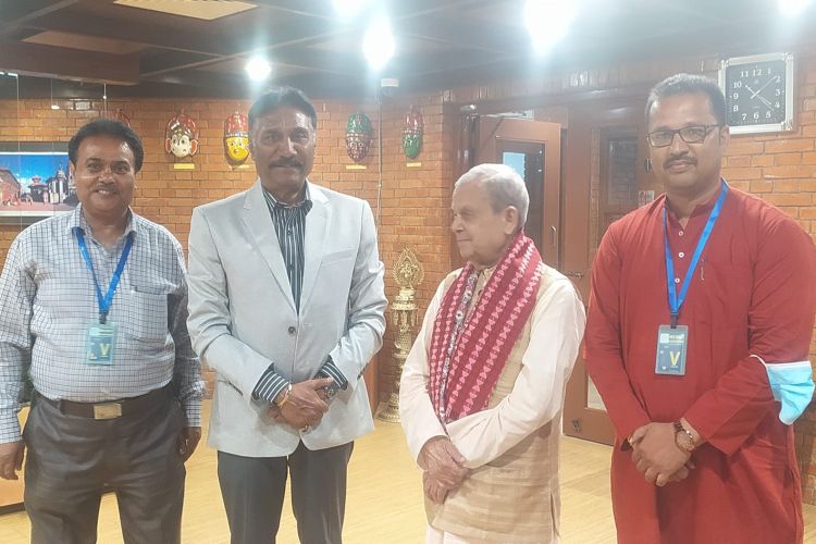 दिल्लीबाट स्वदेश फर्के अध्यक्ष महन्थ ठाकुर