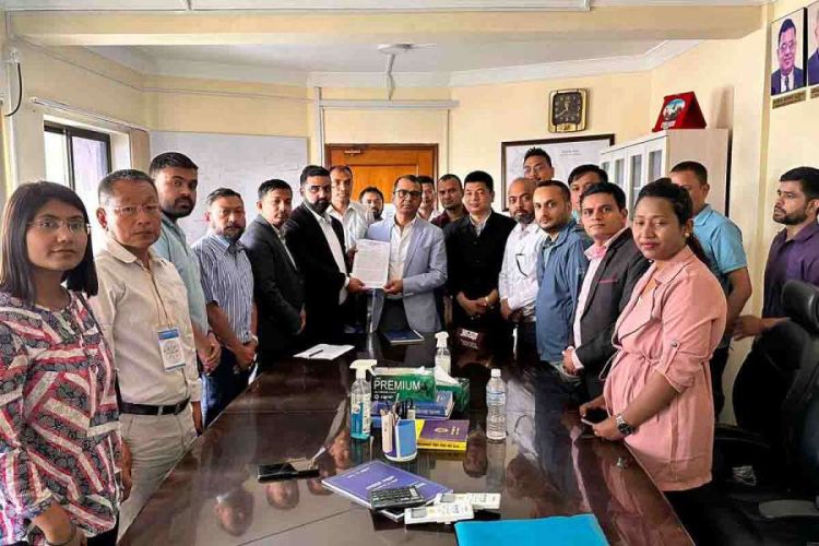  ब्रोकर एशोसिएसनले बुझायो बोर्डका अध्यक्षलाई ज्ञापनपत्र