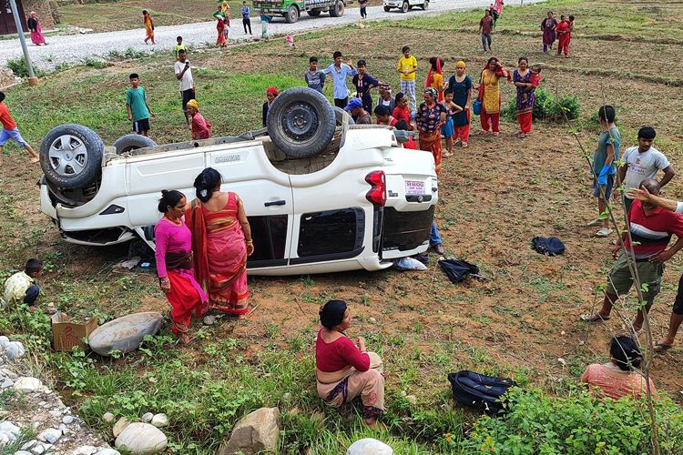 कर्णाली प्रदेश मामिला समितिका सभापति खड्का गाडी दुर्घटना