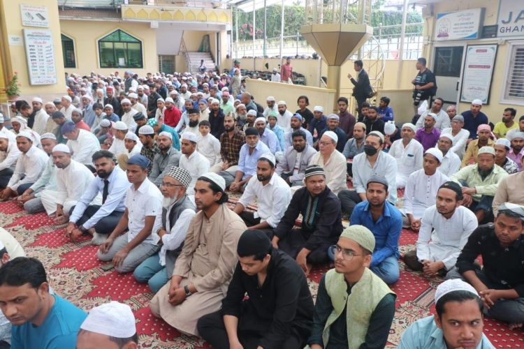 घन्टाघरको मस्जिदमा बकर इदको रौनक (फोटोफिचर)