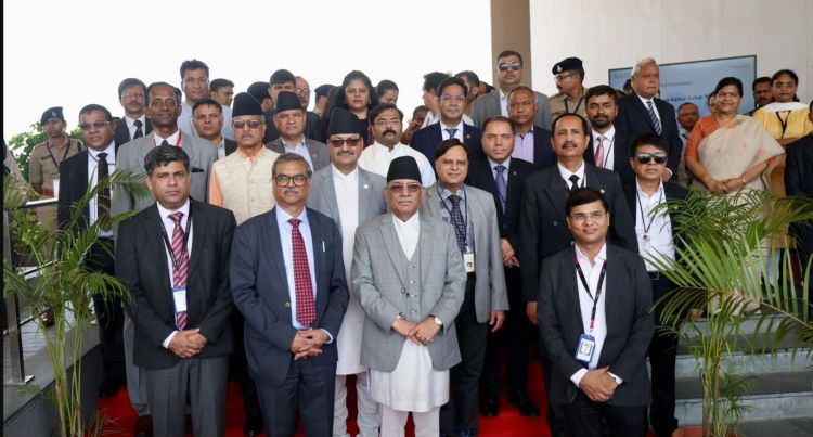 प्रधानमन्त्री दाहालले गरे इन्दौरमा रहेको टाटा कन्सल्टेन्सी सर्भिसेसको अवलोकन