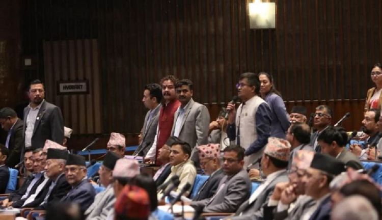 प्रधानमन्त्री दाहालले जवाफ दिन लाग्दा संसदमा होहल्ला