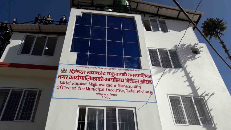 नेता ठेकेदारको बचाउ नगर्न सभापति देउवा र अध्यक्ष ओलीलाई पत्राचार