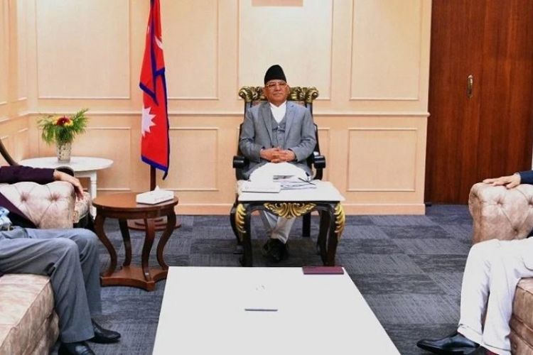 सिंहदरबारमा प्रधानमन्त्री प्रचण्ड, सभापति देउवा र अध्यक्ष ओलीको बैठक
