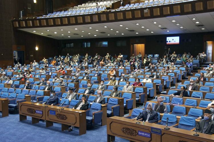 प्रधानमन्त्रीको आग्रहमा संसद बैठक दुई घण्टा पछि सारियो
