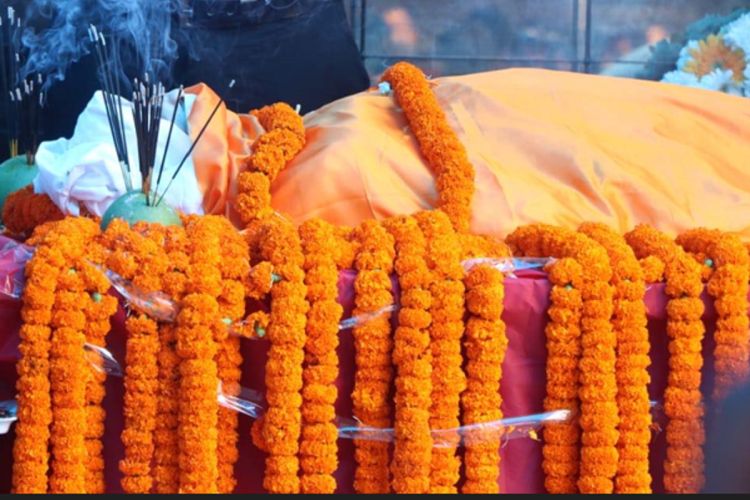 आर्यघाट पुगेर अध्यक्ष ओलीले दिए सीता दाहाललाई अन्तिम श्रद्धाञ्जली