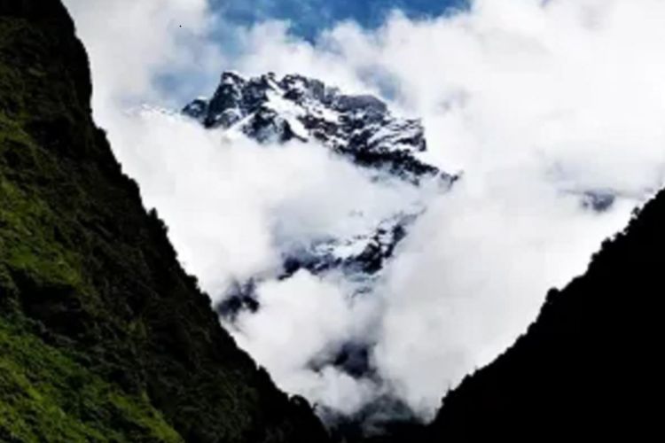 पर्यटकको पखाईमा दोलखा जिल्लाको रोल्वालिङ गाउँ (फोटोफिचर)