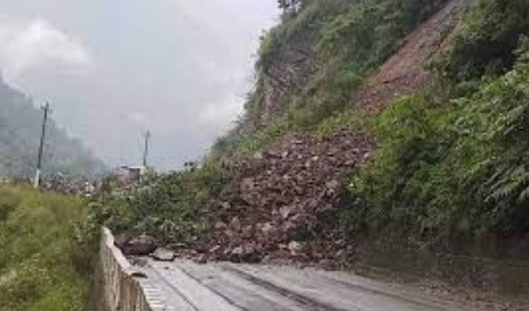 चितवनको मुग्लिन–नारायणगढ सडकखण्ड पुनः अवरुद्ध