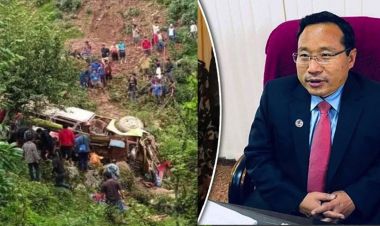 रोल्पा बस दुर्घटनाः घाइतेको उपचार र मृतकलाई राहत दिन वर्षमान पुनको निर्देशन