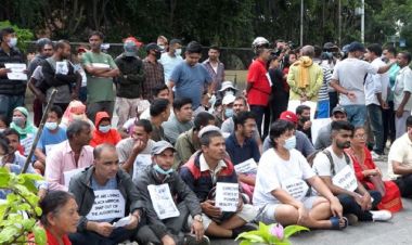 सडकमा व्यापार–व्यवसाय गर्ने साना व्यवसायी आन्दोलित