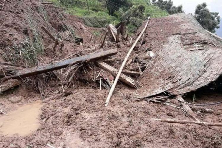 मकवानपुरमा पहिरोः घर बगाउँदा ५ जना बेपत्ता, खोजी कार्य जारी