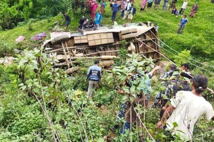 रोल्पामा यात्रुबाहक बस दुर्घटना, ४ जनाको मृत्यु