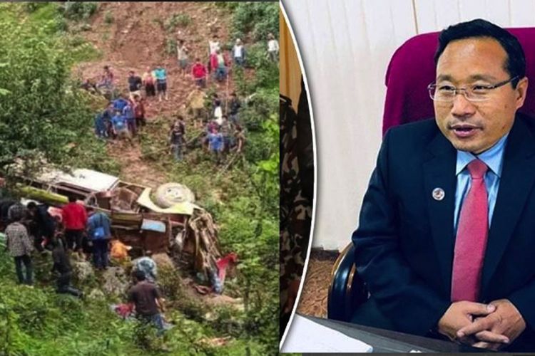 रोल्पा बस दुर्घटनाः घाइतेको उपचार र मृतकलाई राहत दिन वर्षमान पुनको निर्देशन