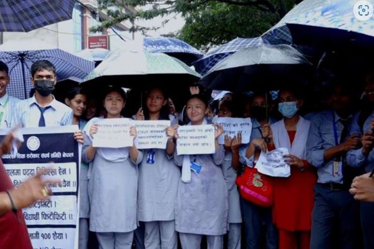 चिकित्सा शिक्षा सरोकार संघर्ष समितिको प्रर्दशन