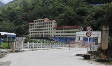 आठ वर्षपछि खुल्यो तातोपानी नाकाबाट आवतजावत