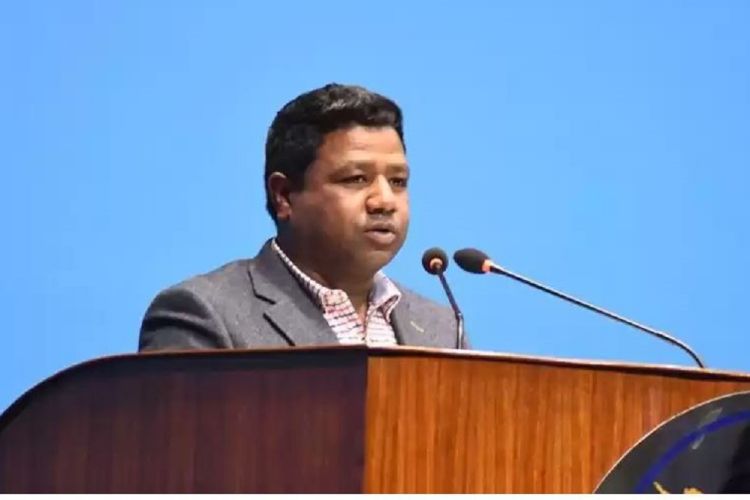 सरकारी पदमा बसेर निजी क्षेत्रलाई पोस्ने सरकारी नीति हो ?–सांसद परियार