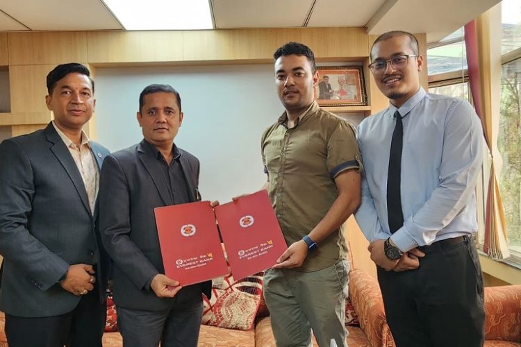 निरभाना फिजियोथेरापीमा एभरेष्ट बैंकका ग्राहक र कर्मचारीलाई विशेष छुट