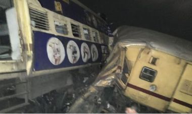 भारतको आन्ध्र प्रदेशमा रेल दुर्घटना :  ९ जनाको मृत्यु