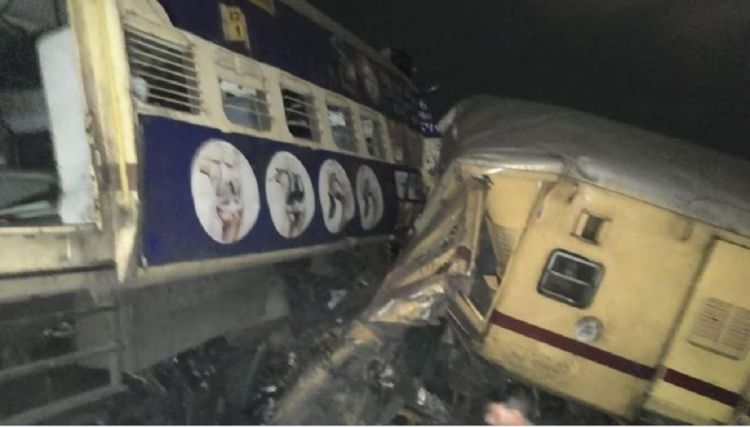 भारतको आन्ध्र प्रदेशमा रेल दुर्घटना :  ९ जनाको मृत्यु