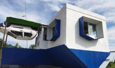 पर्यटक तान्दै मिक्लाजुङ्गको मिसेलुङ फनपार्कको ‘उल्टो घर’