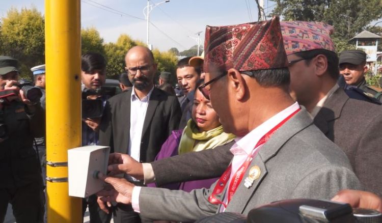 काठमाडौंमा ‘पेलिकन क्रसिङ’ जडान, पैदलयात्री आफैंले सवारी रोकेर रोडक्रस गर्न सक्ने