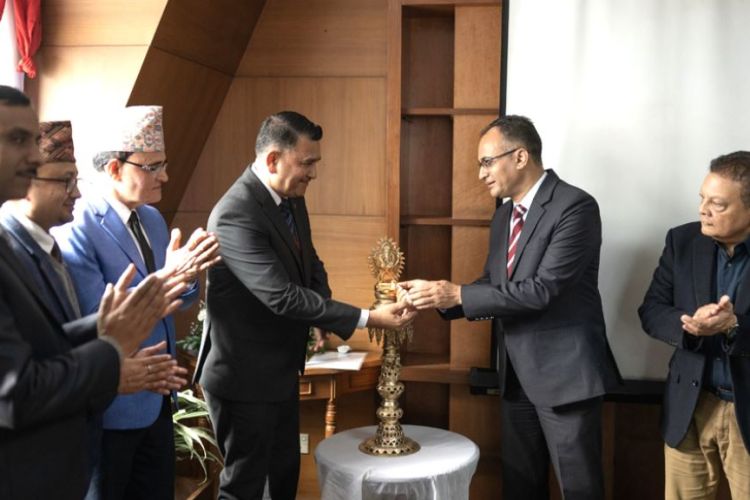 हिमालयन र सिभिल क्यापिटलको एकीकृत कारोबार सुरु